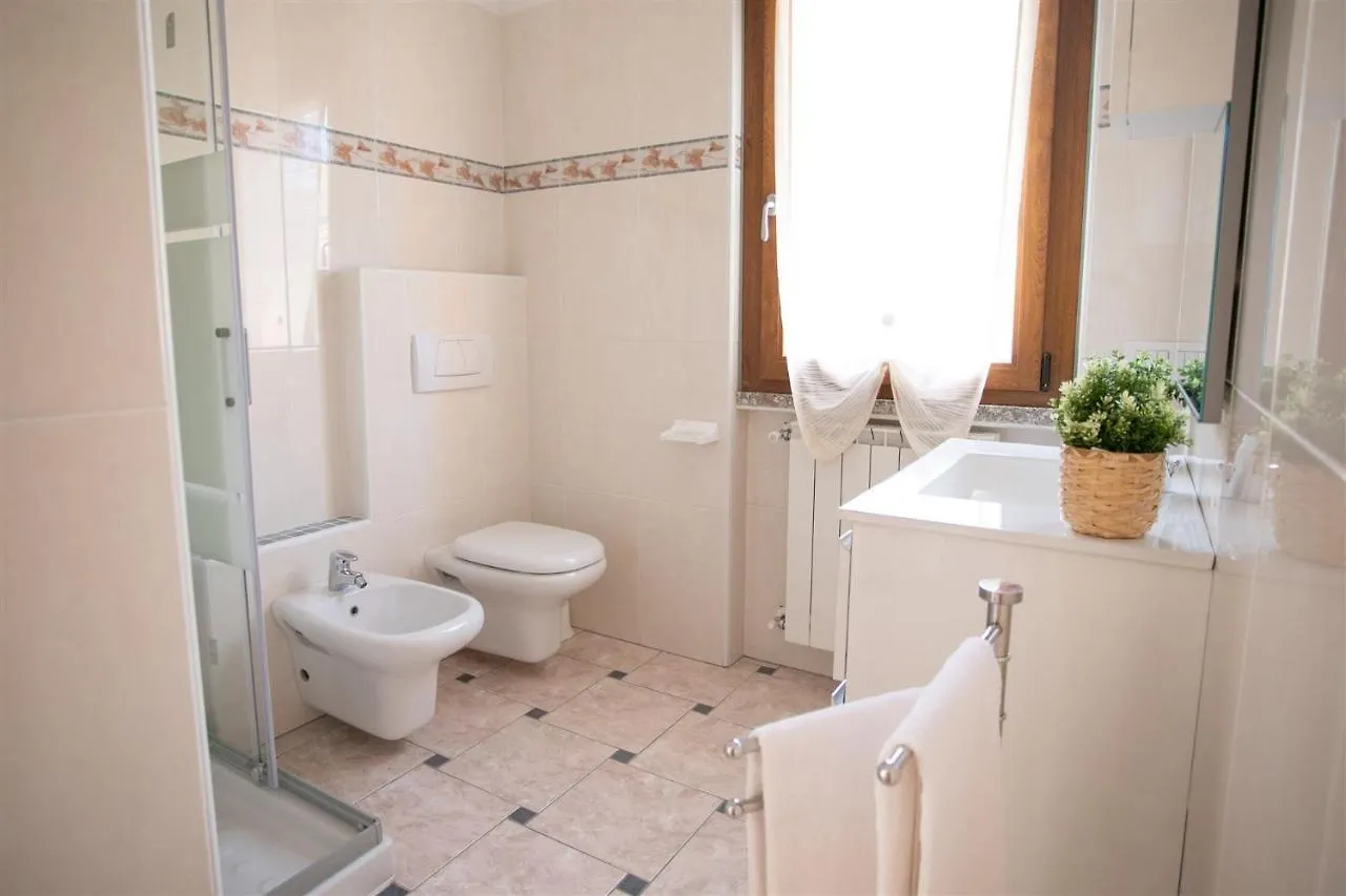 Iseolakerental - Appartamento Iris Solto Collina 0*,  Italy