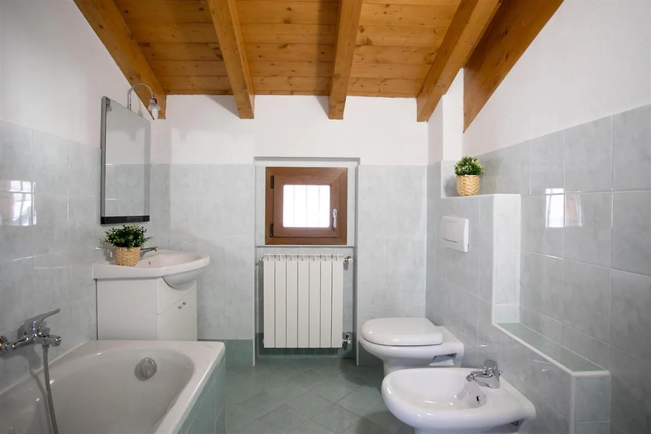 Iseolakerental - Appartamento Iris Solto Collina Italy