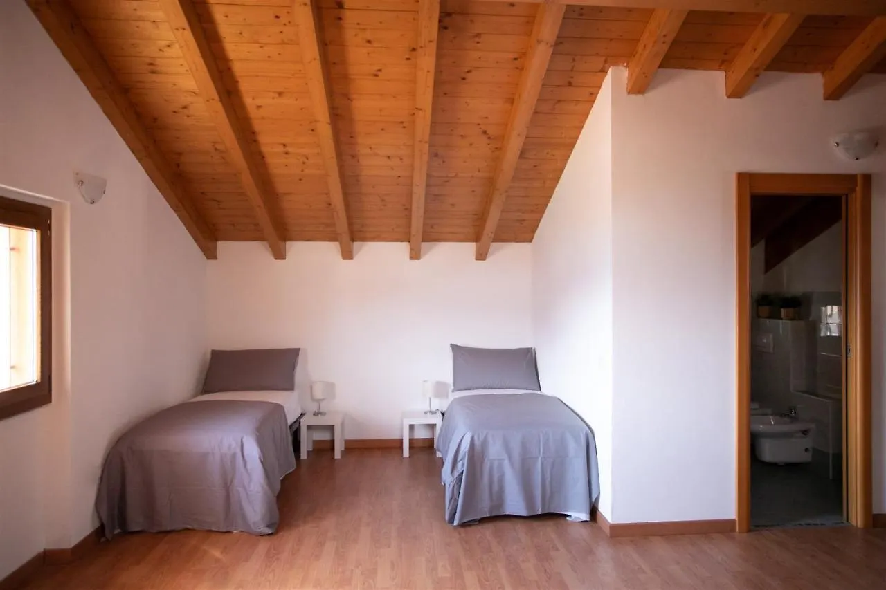 Iseolakerental - Appartamento Iris Solto Collina Italy